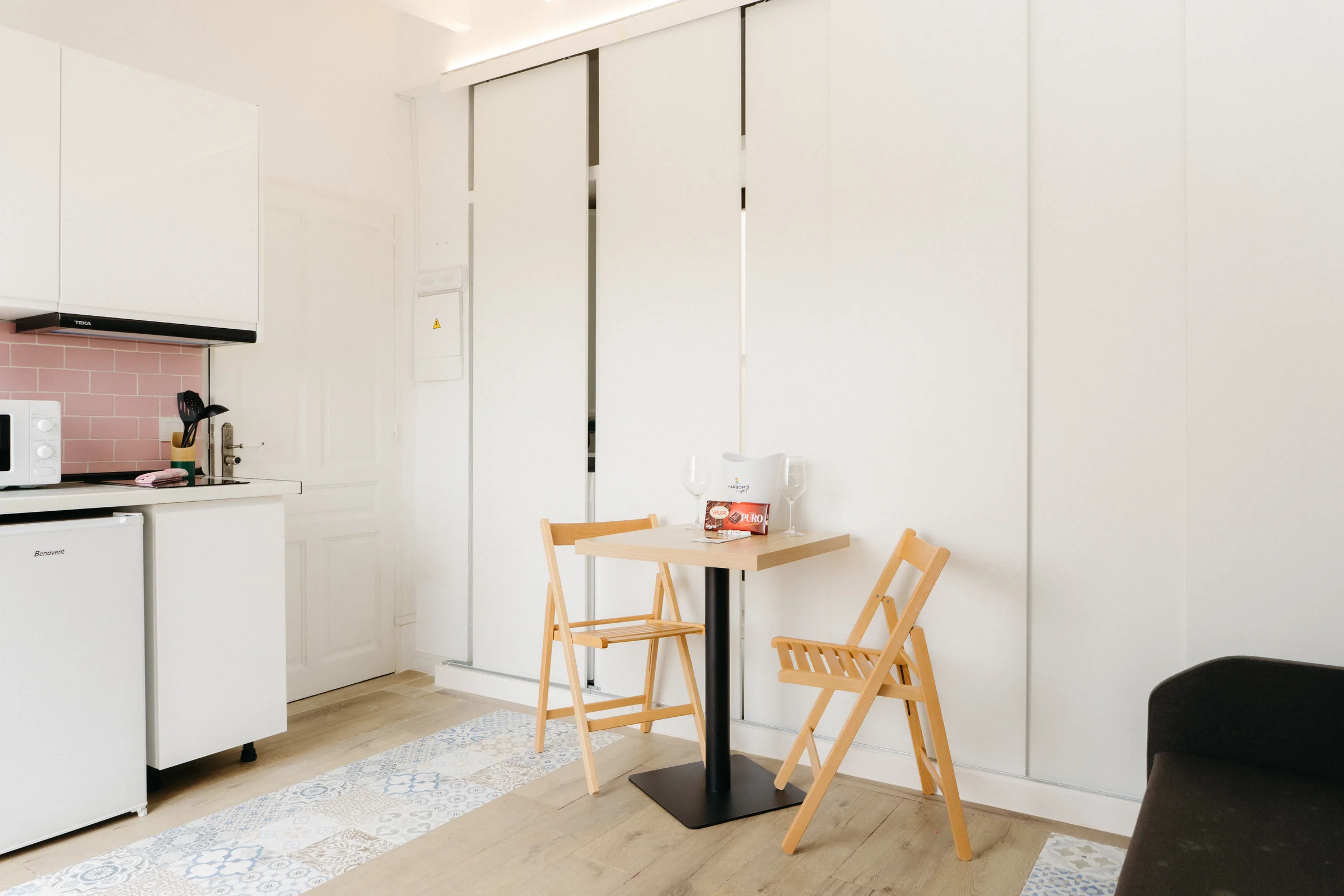 Cocina y zona de comedor de Macabeo