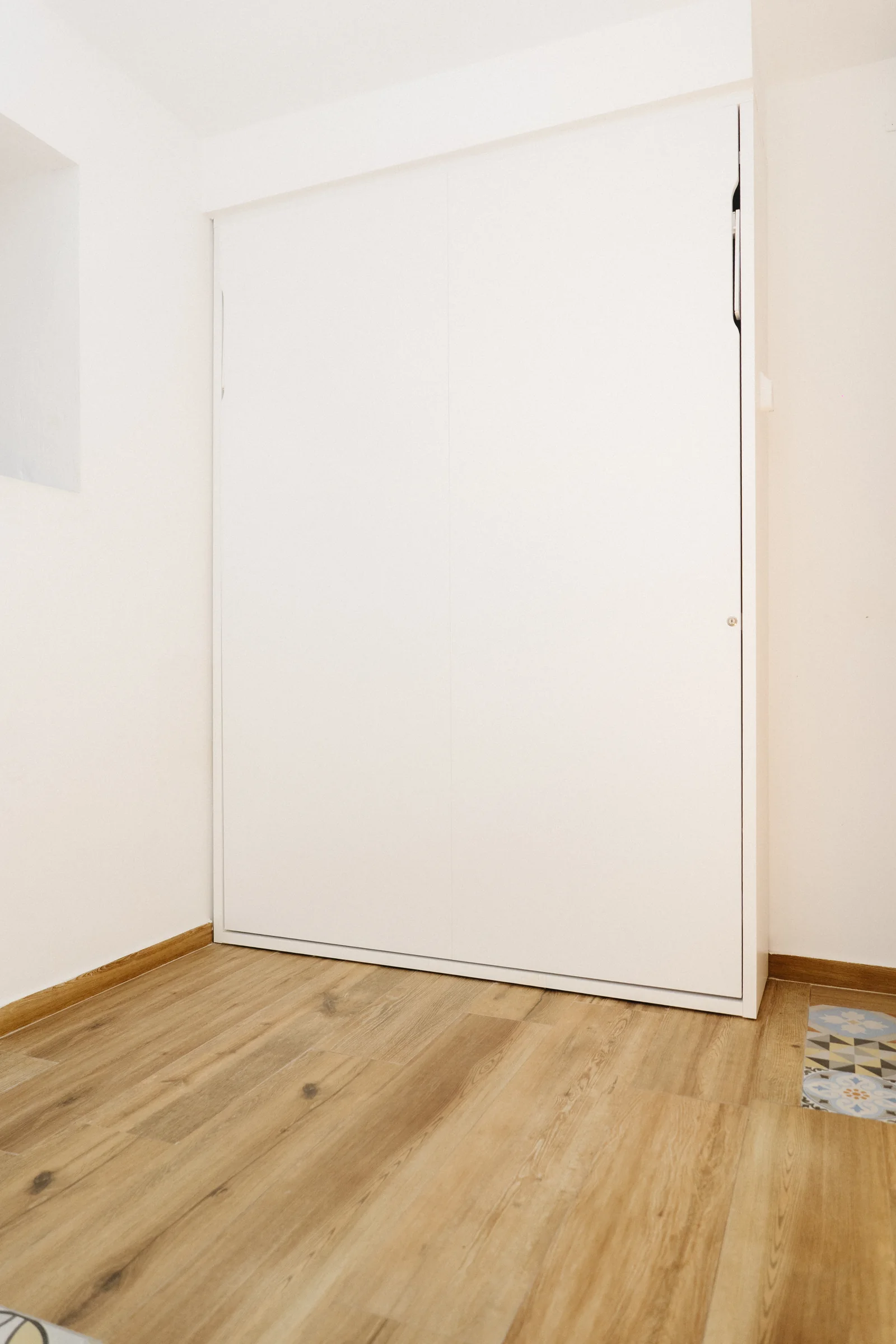 Cama abatible cerrada en Pinot Noir